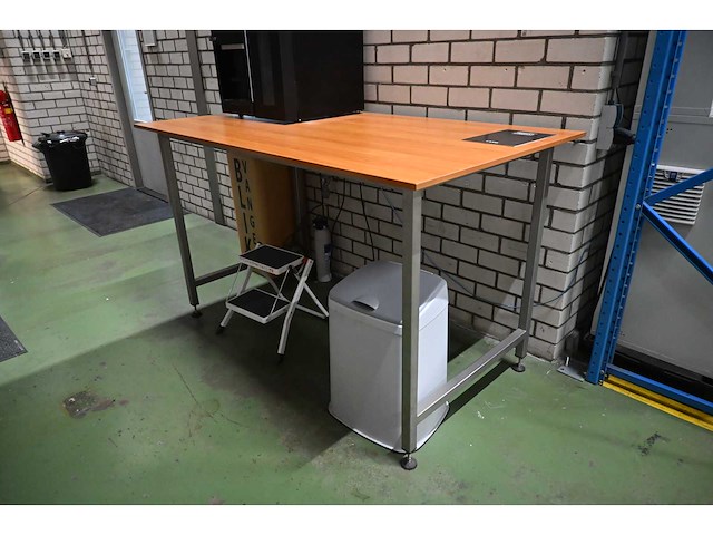 Vergadertafel - afbeelding 1 van  3