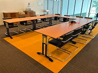 Vergadertafels met stoelen - afbeelding 1 van  3