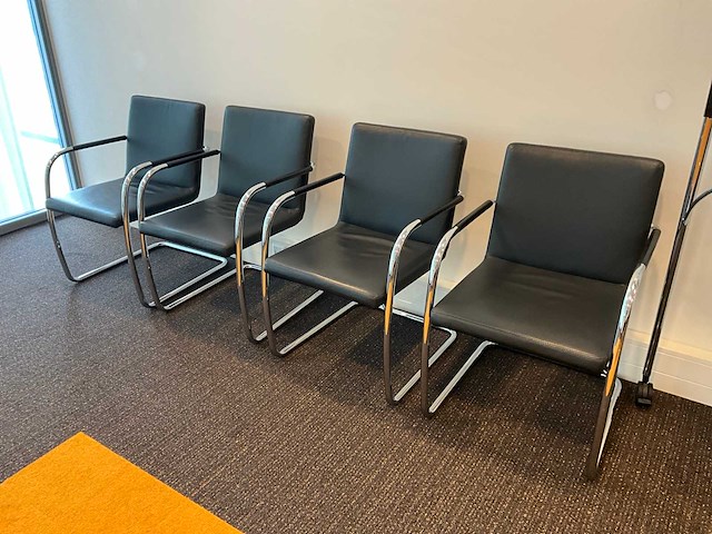 Vergadertafels met stoelen - afbeelding 2 van  3
