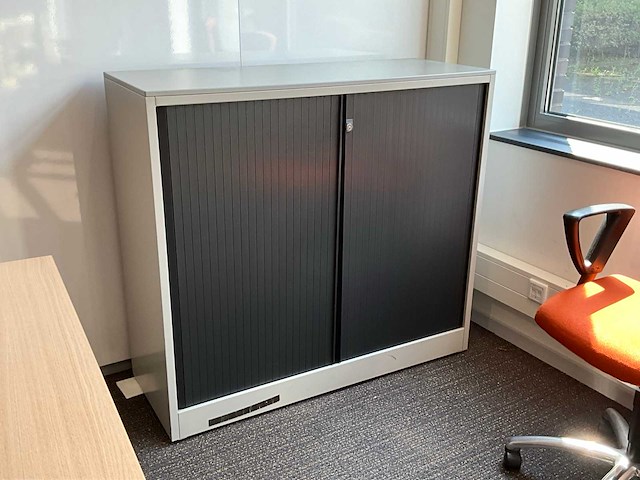 Vergadertafels met stoelen - afbeelding 2 van  8