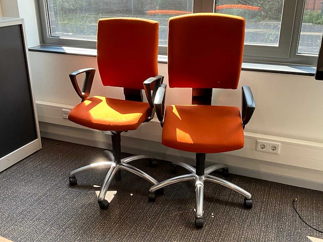 Vergadertafels met stoelen - afbeelding 8 van  8