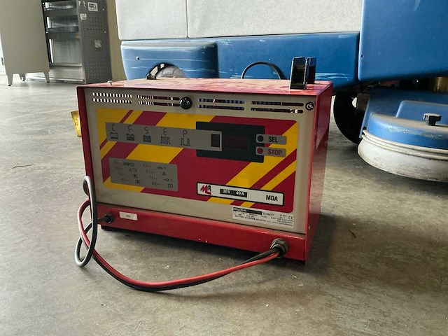 Verhagen - 130ue - zelfrijdende schrob/zuigmachine - 2008 - afbeelding 10 van  19