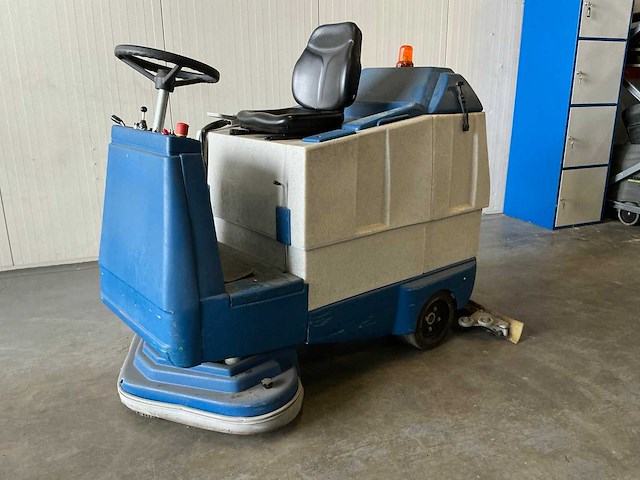 Verhagen - 130ue - zelfrijdende schrob/zuigmachine - 2008 - afbeelding 1 van  19