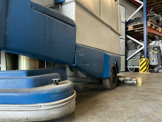 Verhagen - 130ue - zelfrijdende schrob/zuigmachine - 2008 - afbeelding 3 van  14