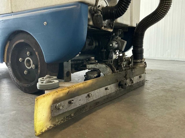 Verhagen - 130ue - zelfrijdende schrob/zuigmachine - 2008 - afbeelding 4 van  14