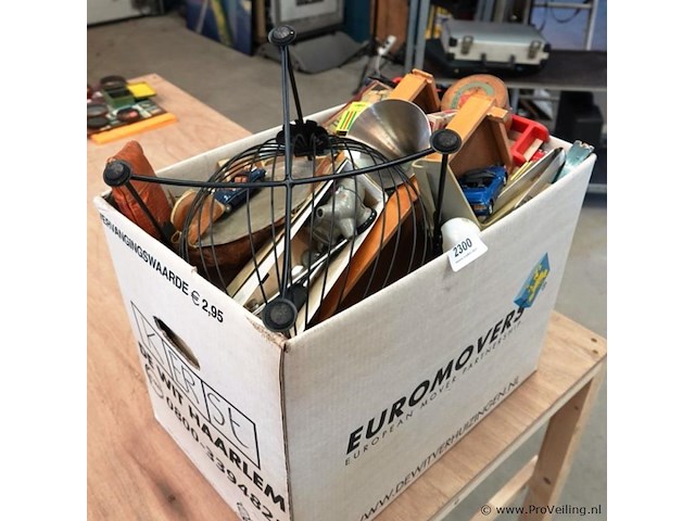 Verhuisdoos met diversen - afbeelding 1 van  5