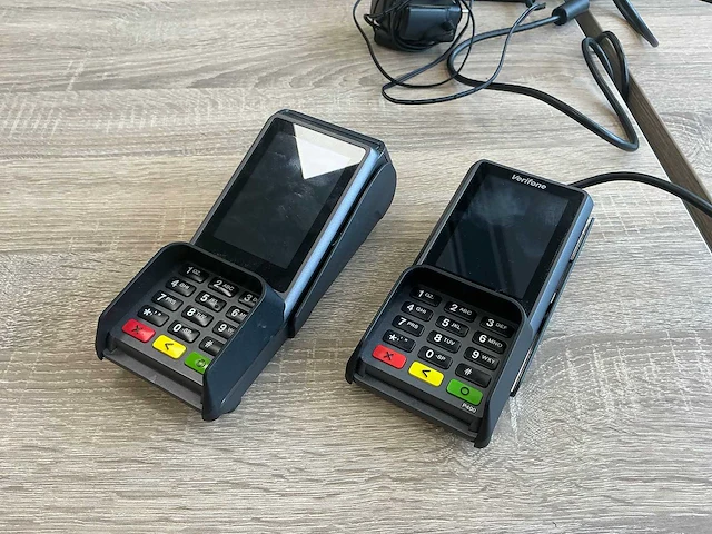 Verifone - v400c plus & p400 plus - pinautomaat (2x) - afbeelding 1 van  5