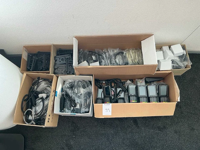 Verifone p400 plus pinautomaat met accessoires (16x) - afbeelding 1 van  7