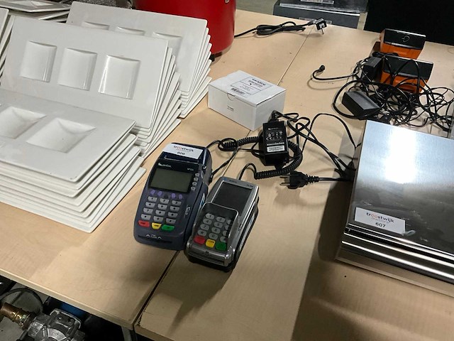 Verifone vx 570 pinautomaat - afbeelding 1 van  8