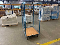 Verijdbare 3-zijdige rolcontainer