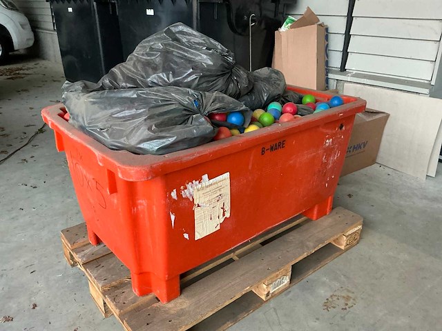 Verjaardagstaart springkussen / ballenbad - afbeelding 11 van  11