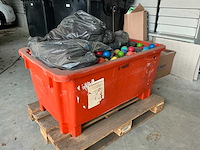 Verjaardagstaart springkussen / ballenbad - afbeelding 11 van  11