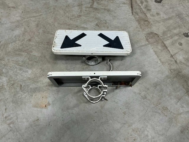 Verkeers borden (2x) - afbeelding 2 van  2