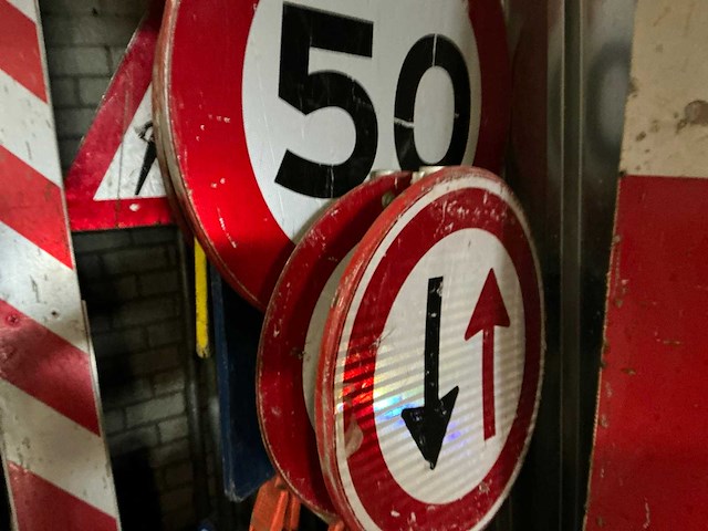 Verkeers en afzetborden - afbeelding 4 van  8