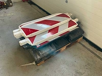 Verkeersbord met voet (5x) - afbeelding 3 van  3