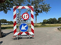 Verkeersgeleidingswagen - afbeelding 1 van  8