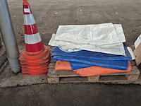 Verkeerskegels en dekkleden