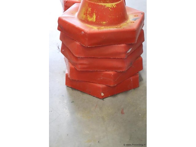 Verkeerskegels - afbeelding 2 van  3