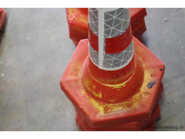 Verkeerskegels - afbeelding 3 van  3