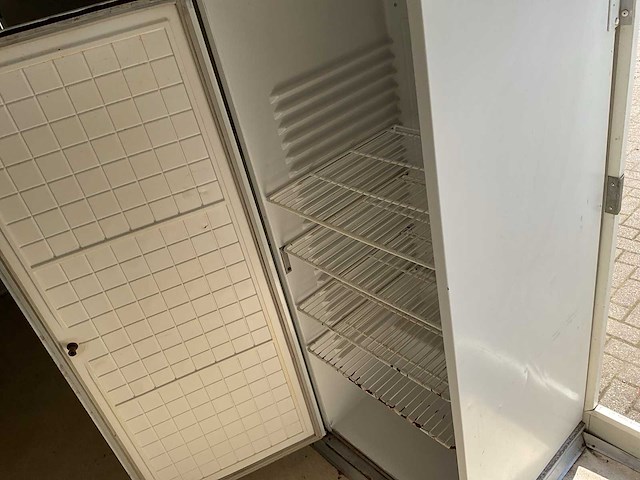Verkoop container / snackbar - afbeelding 13 van  36