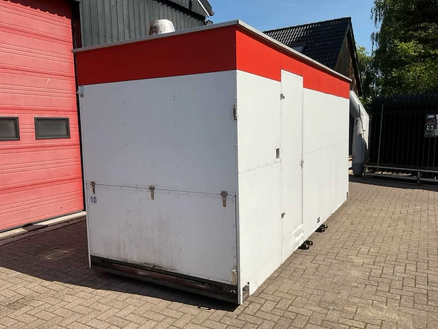 Verkoop container / snackbar - afbeelding 24 van  36