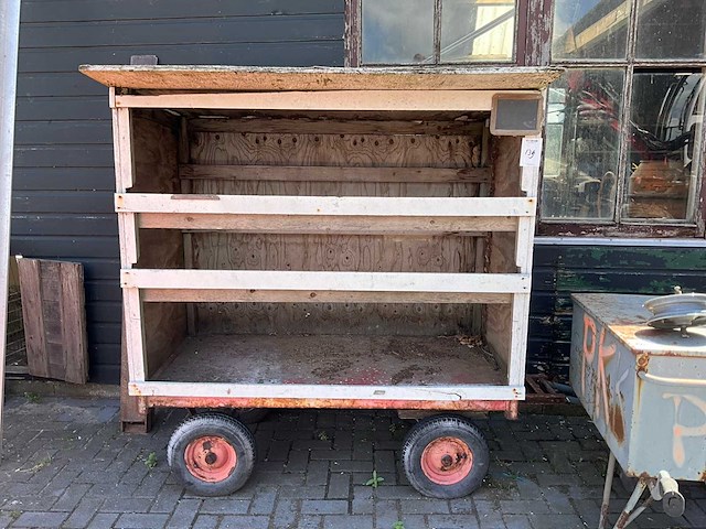 Verkoop kraam - afbeelding 1 van  3