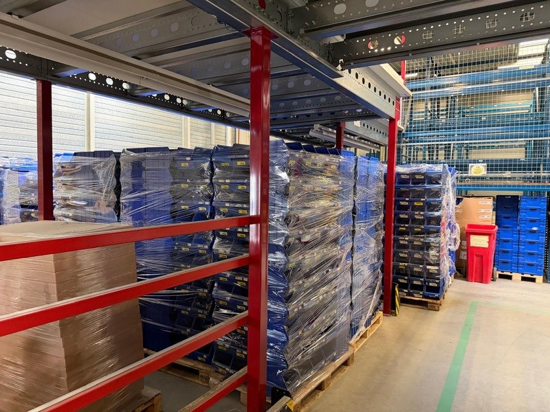 Verkoop van stellingen en magazijn materiaal i.v.m. verhuizing