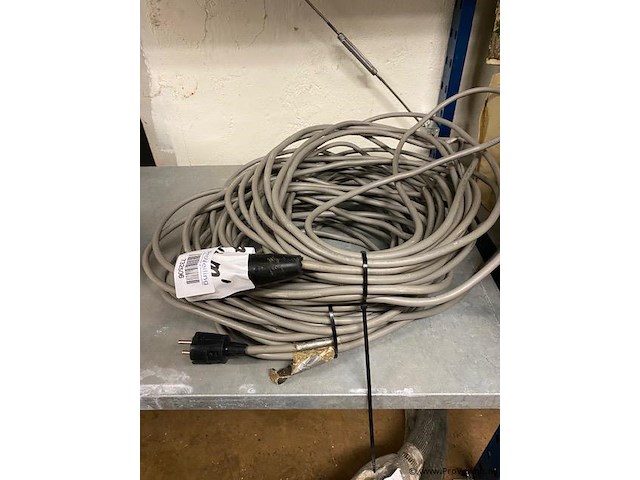 Verlengkabel 42 meter lang compleet met stekkers - afbeelding 1 van  1