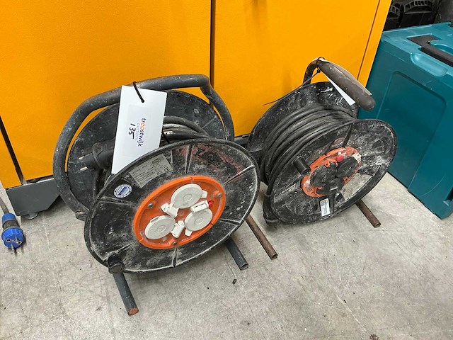 Verlengkabelhaspel (2x) - afbeelding 1 van  4