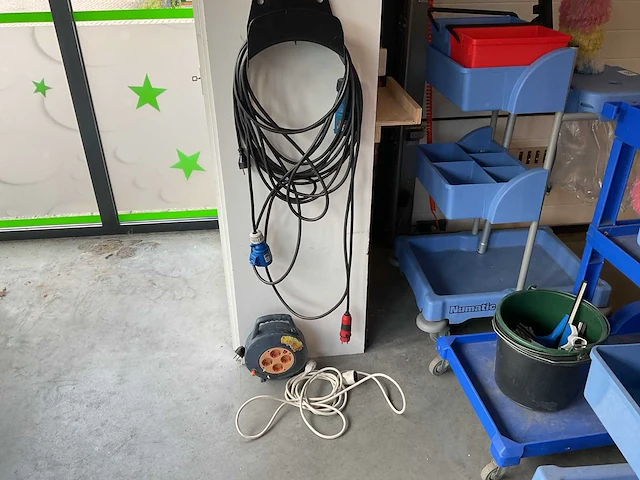 Verlengkabelhaspel en -snoeren, 4 stuks - afbeelding 1 van  1