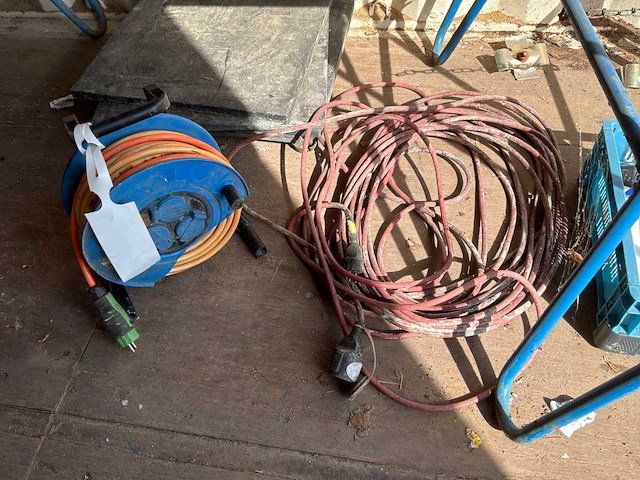 Verlengkabelhaspels en -snoer (2x) - afbeelding 1 van  3