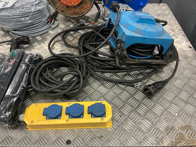 Verlengkabelhaspels en -snoeren - afbeelding 4 van  8