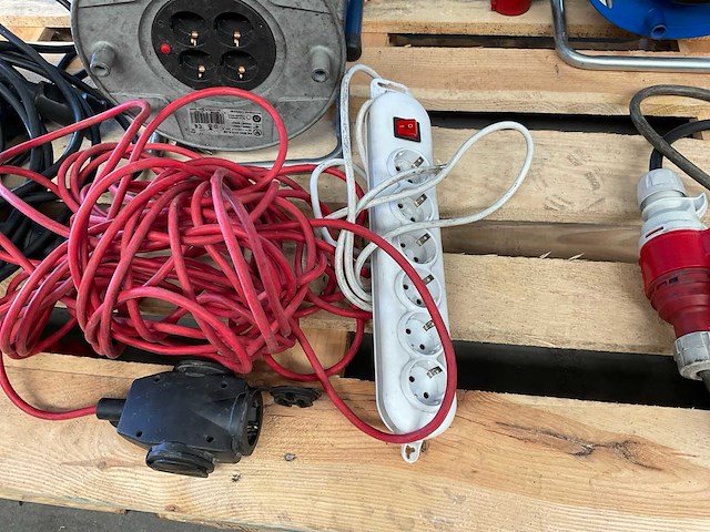 Verlengkabelhaspels en snoeren - afbeelding 6 van  7