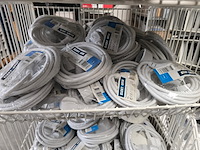 Verlengkabels, stereokabel en diverse in grijpmanden elektra, partij - afbeelding 8 van  13