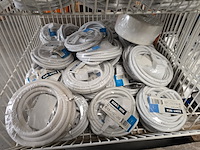 Verlengkabels, stereokabel en diverse in grijpmanden elektra, partij - afbeelding 9 van  13
