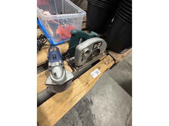 Verlengsnoeren en stekkerblokken - afbeelding 2 van  9