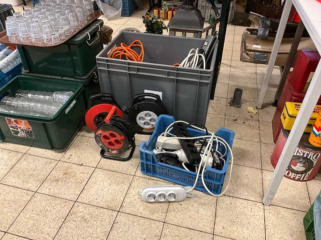 Verlengsnoeren en stekkerdozen - afbeelding 1 van  5