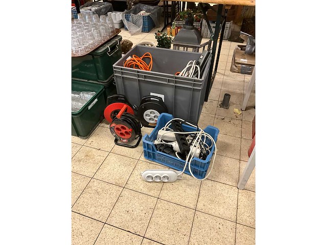 Verlengsnoeren en stekkerdozen - afbeelding 1 van  2