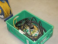 Verlengsnoeren in krat - afbeelding 2 van  2