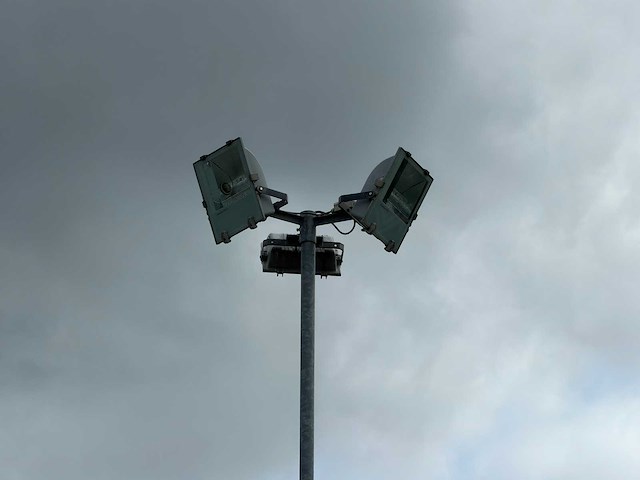 Verlichtingsmast 8 meter - afbeelding 2 van  4