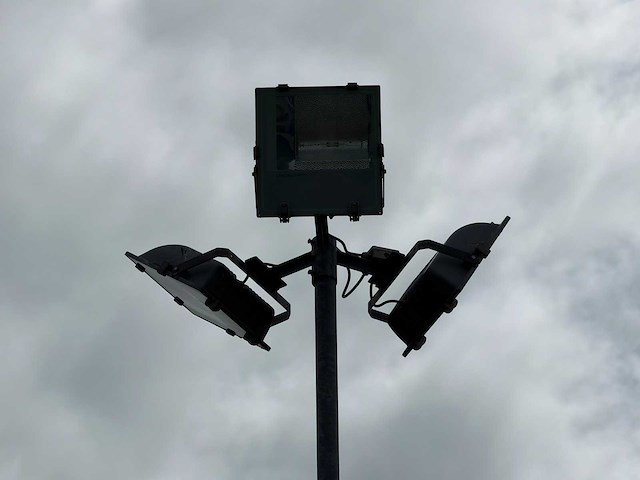 Verlichtingsmast 8 meter - afbeelding 3 van  4