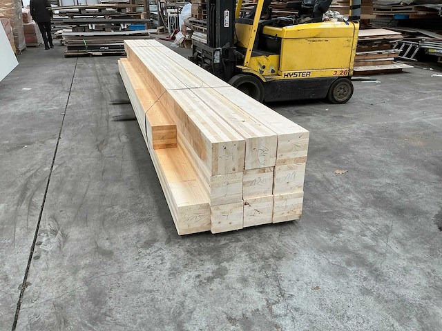 Verlijmde vuren balken nieuw (11x) - afbeelding 1 van  3