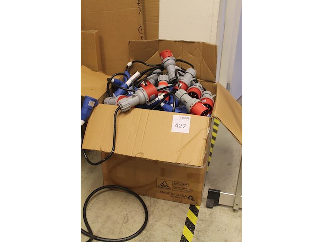 Verloopkabels cee32 rood naar 230v schuco blauw. ruim 50 stuks. - afbeelding 2 van  3