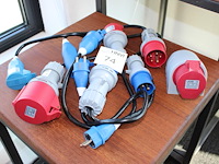 Verloopkabels en -stekkers in diverse uitvoeringen. - afbeelding 1 van  2