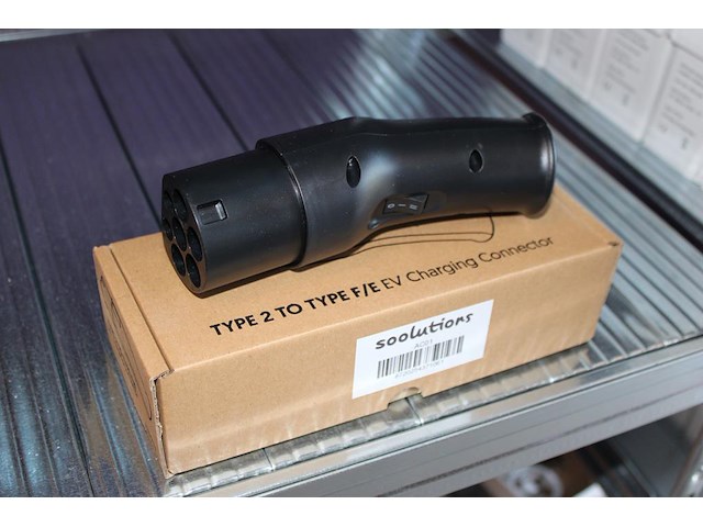 Verloopstekker / adapter metron ac01. type 2 naar schuco (230v). laadpaal gebruiken als stopcontact. - afbeelding 1 van  3