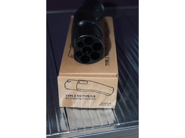 Verloopstekker / adapter metron ac01. type 2 naar schuco (230v). laadpaal gebruiken als stopcontact. - afbeelding 2 van  3