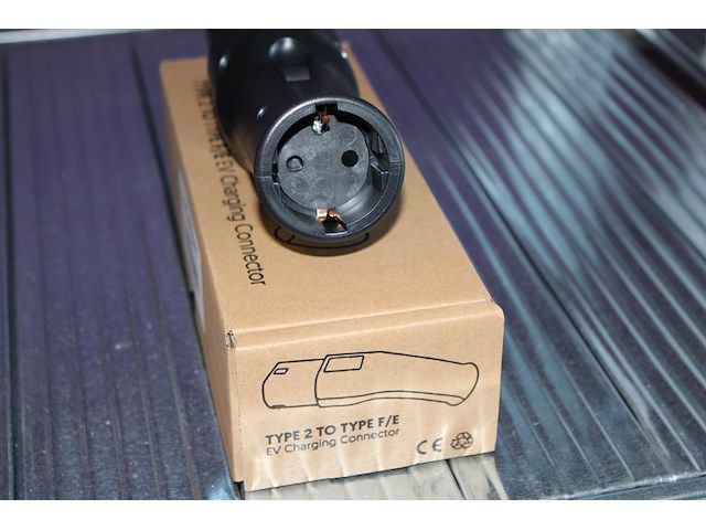 Verloopstekker / adapter metron ac01. type 2 naar schuco (230v). laadpaal gebruiken als stopcontact. - afbeelding 3 van  3