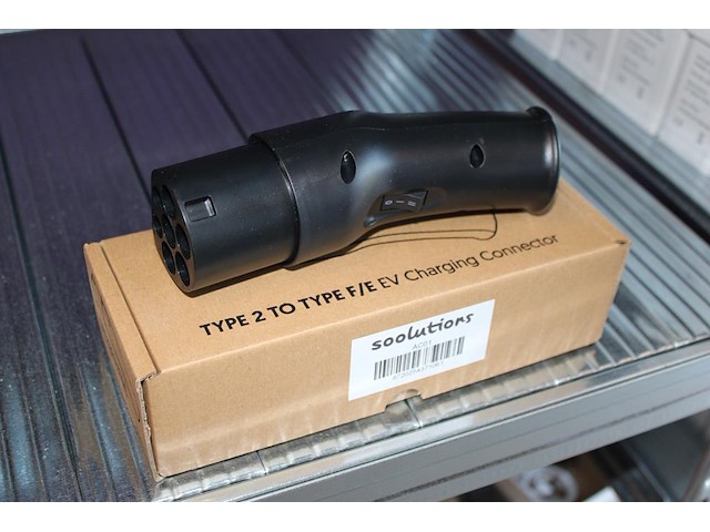 Verloopstekker / adapter metron ac01. type 2 naar schuco (230v). laadpaal gebruiken als stopcontact. - afbeelding 1 van  3