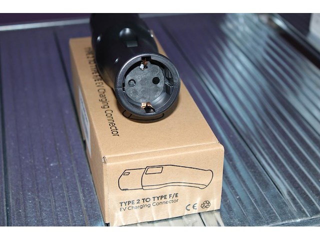 Verloopstekker / adapter metron ac01. type 2 naar schuco (230v). laadpaal gebruiken als stopcontact. - afbeelding 3 van  3