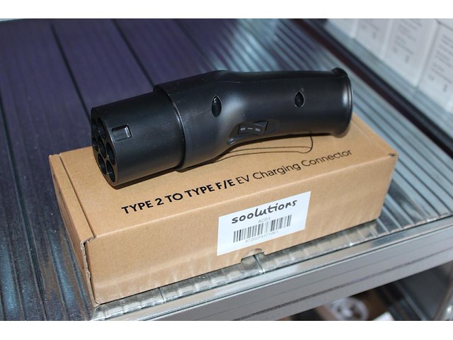 Verloopstekker / adapter metron ac01. type 2 naar schuco (230v). laadpaal gebruiken als stopcontact. - afbeelding 1 van  3